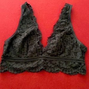 Victoria’s Secret bralette - black lace - size Large